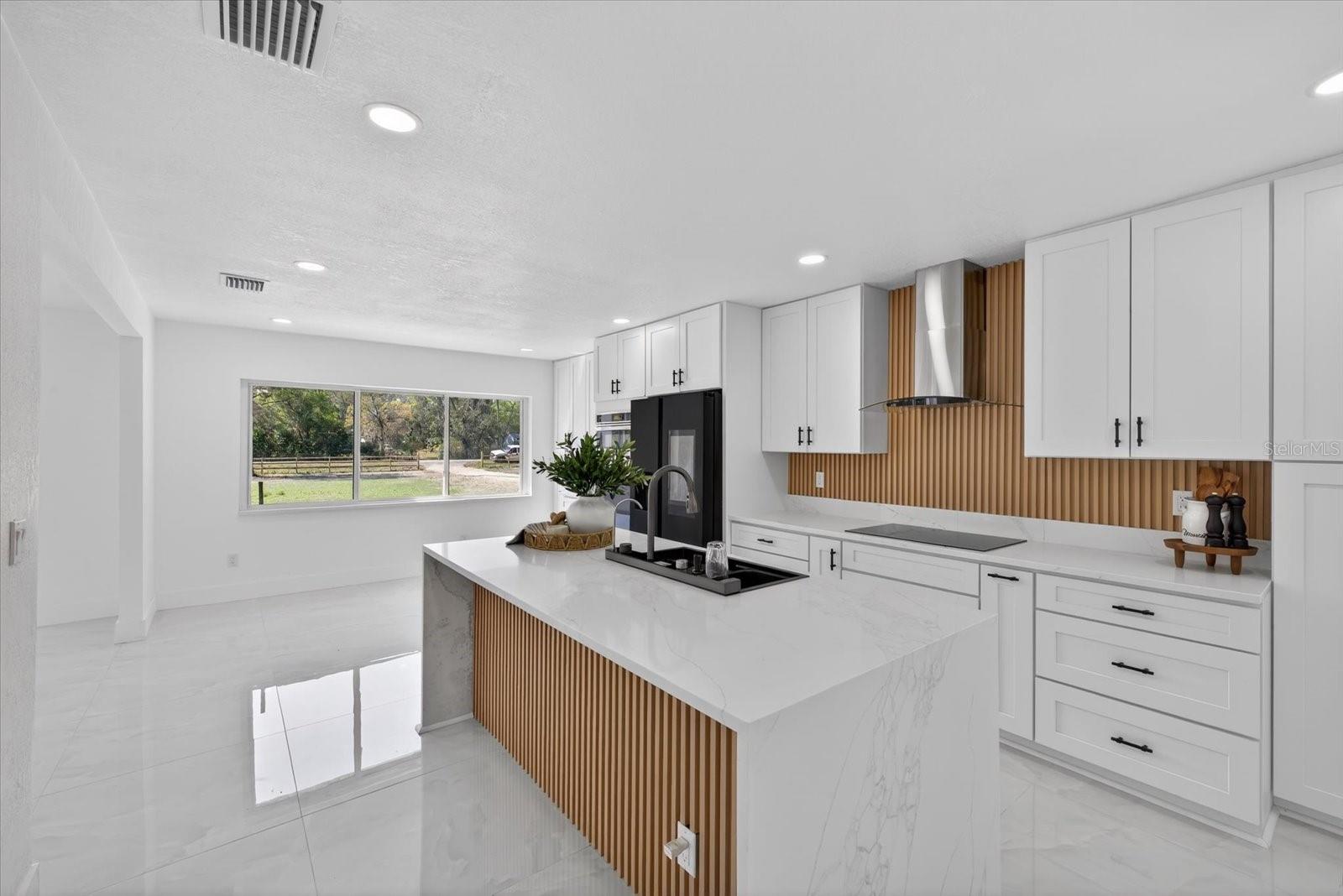 LEISURE HILLS - Residential