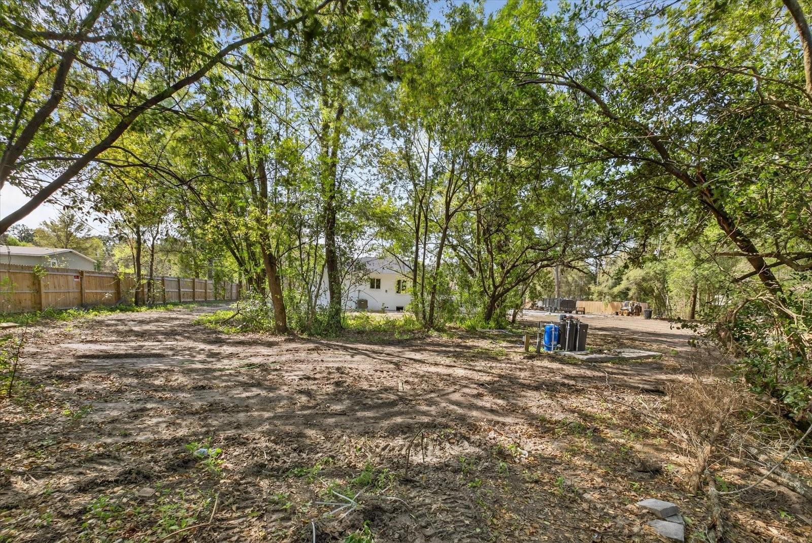 LEISURE HILLS - Residential