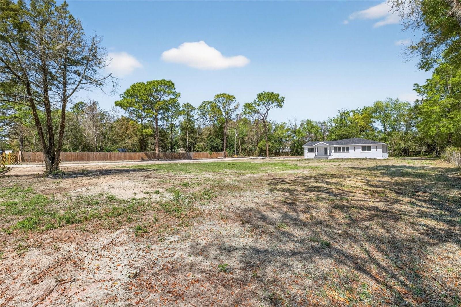 LEISURE HILLS - Residential