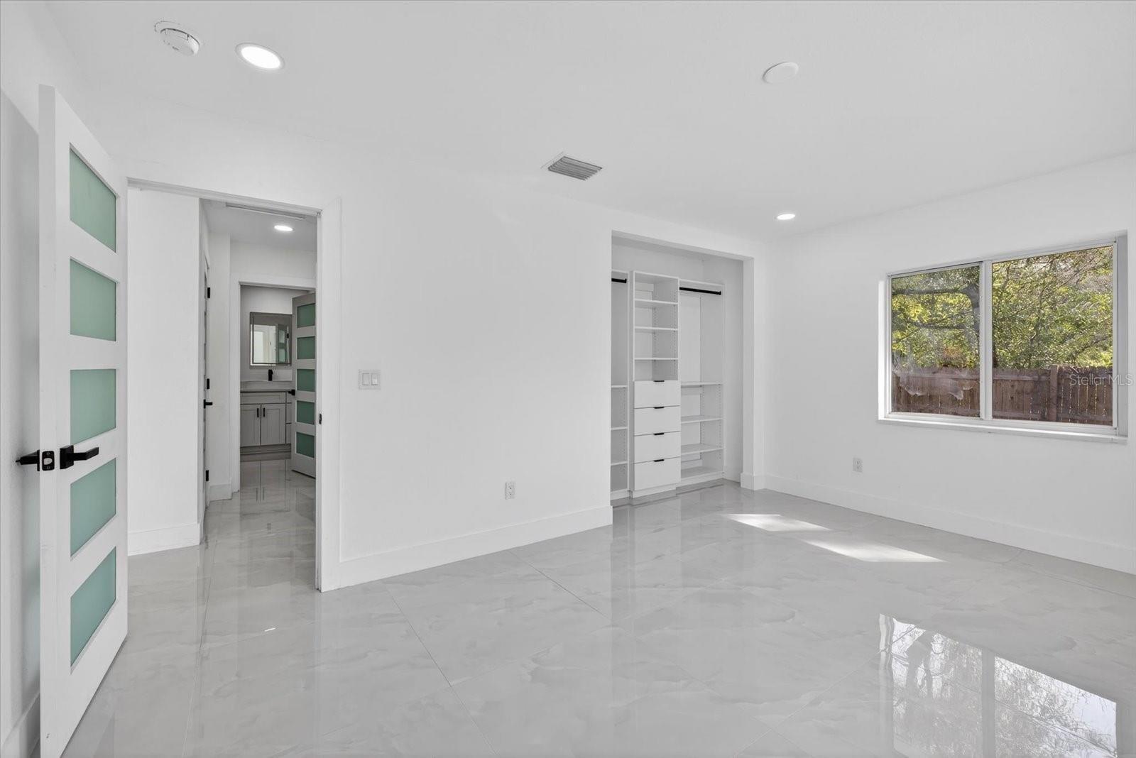 LEISURE HILLS - Residential