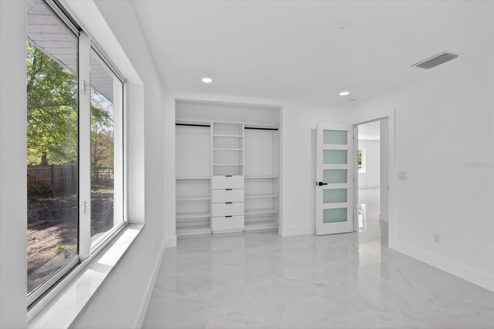 LEISURE HILLS - Residential