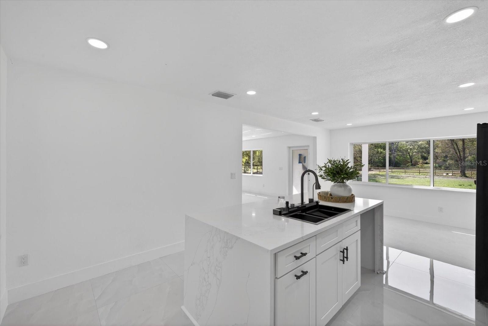 LEISURE HILLS - Residential