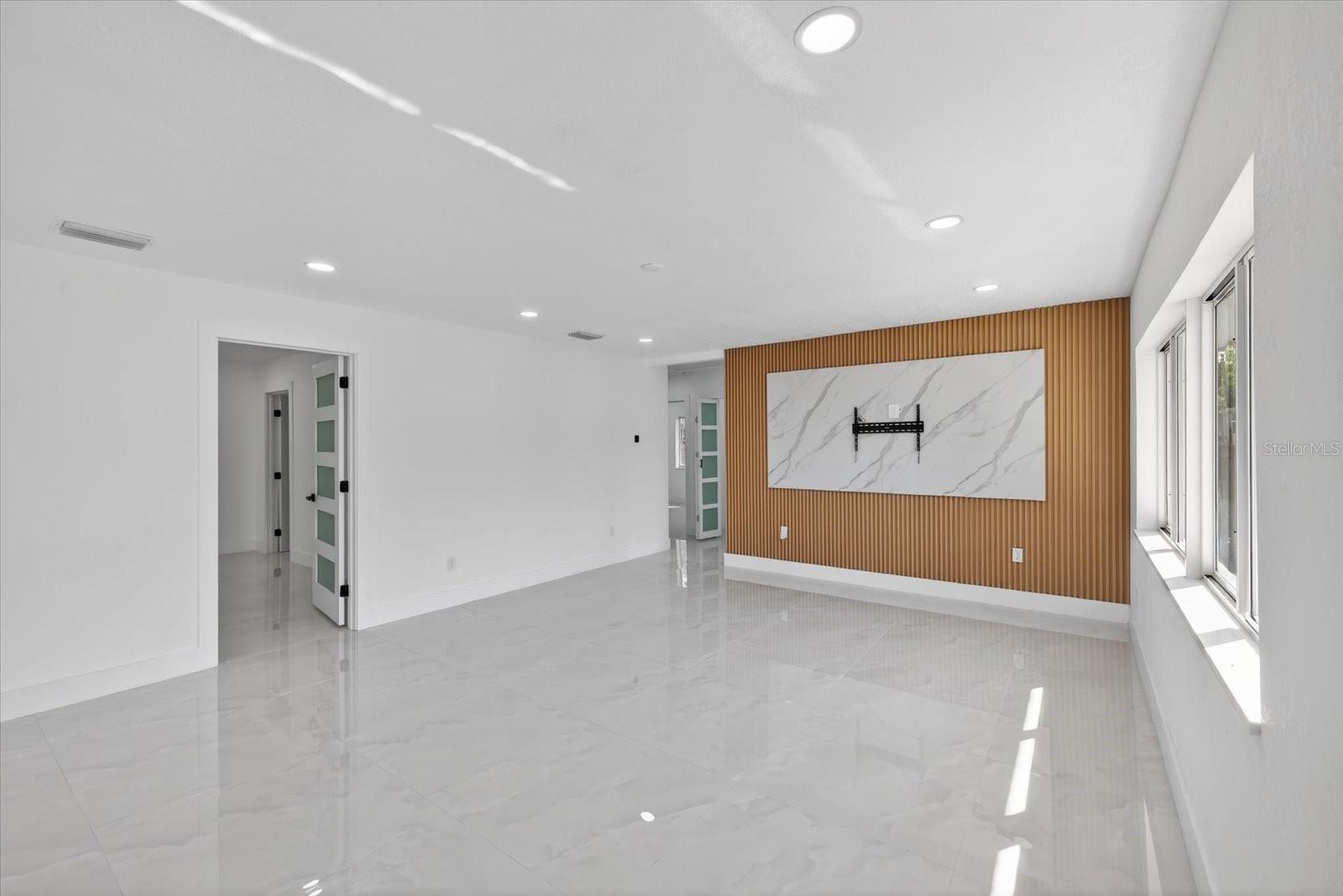 17607 ROCKLEDGE AVENUE