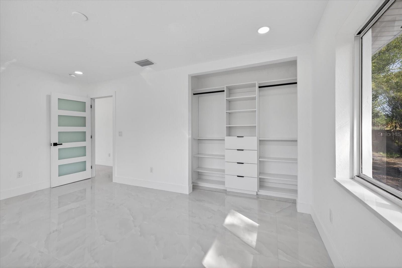 LEISURE HILLS - Residential