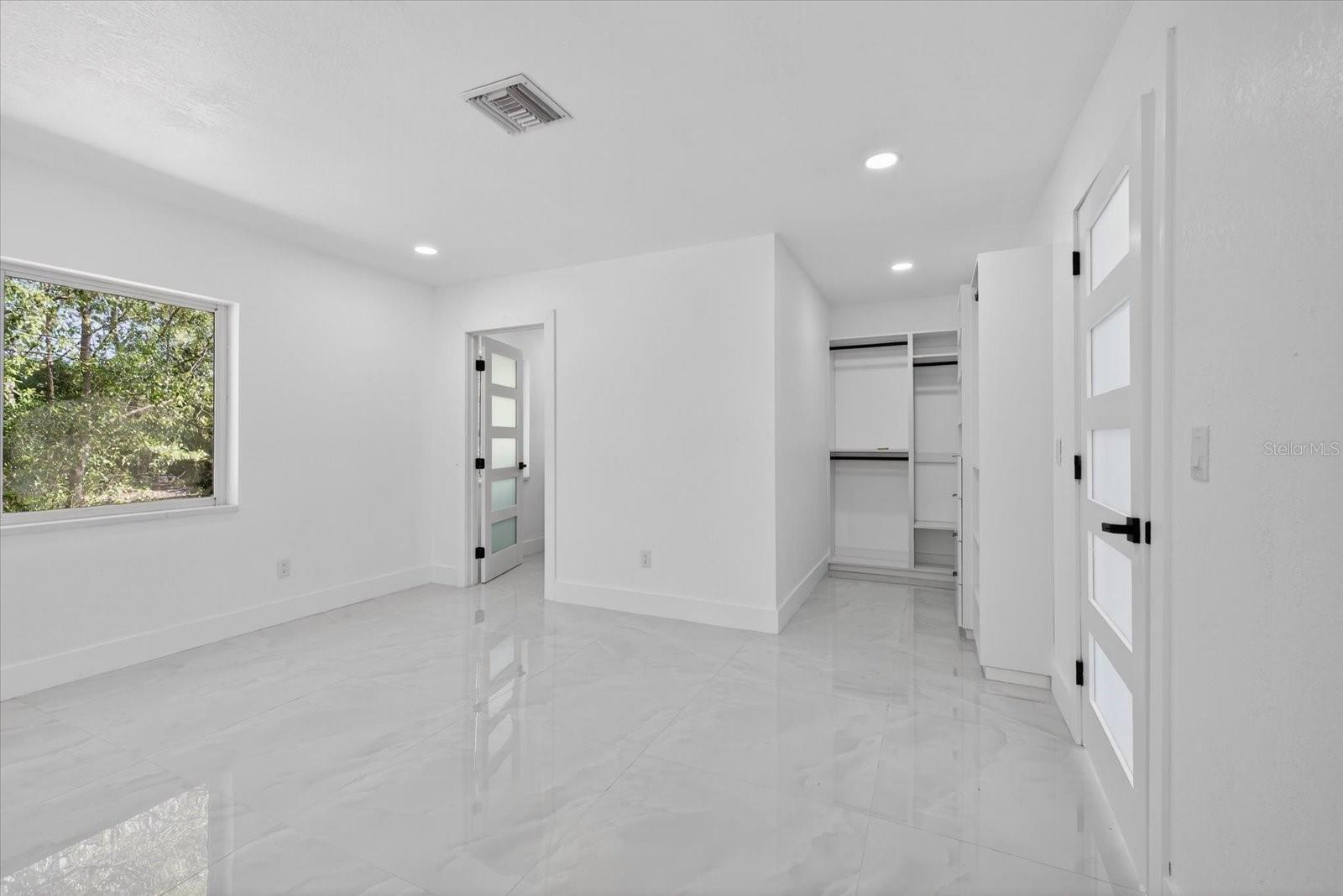 LEISURE HILLS - Residential