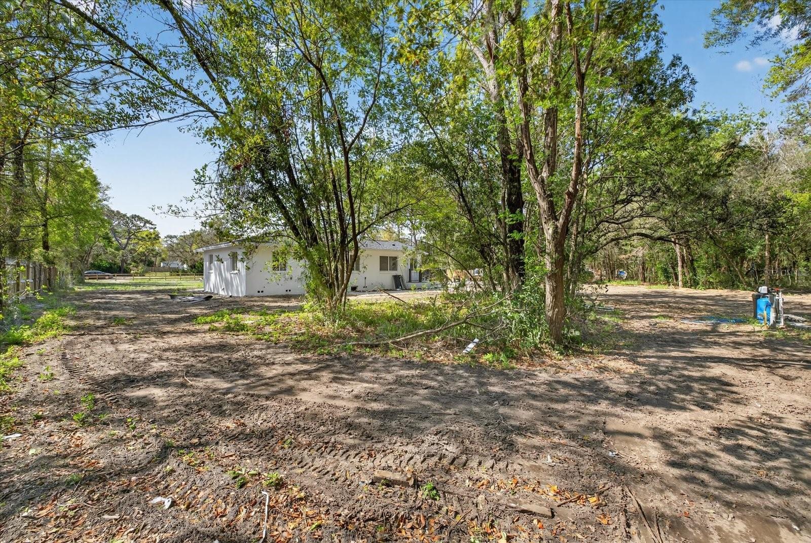 LEISURE HILLS - Residential