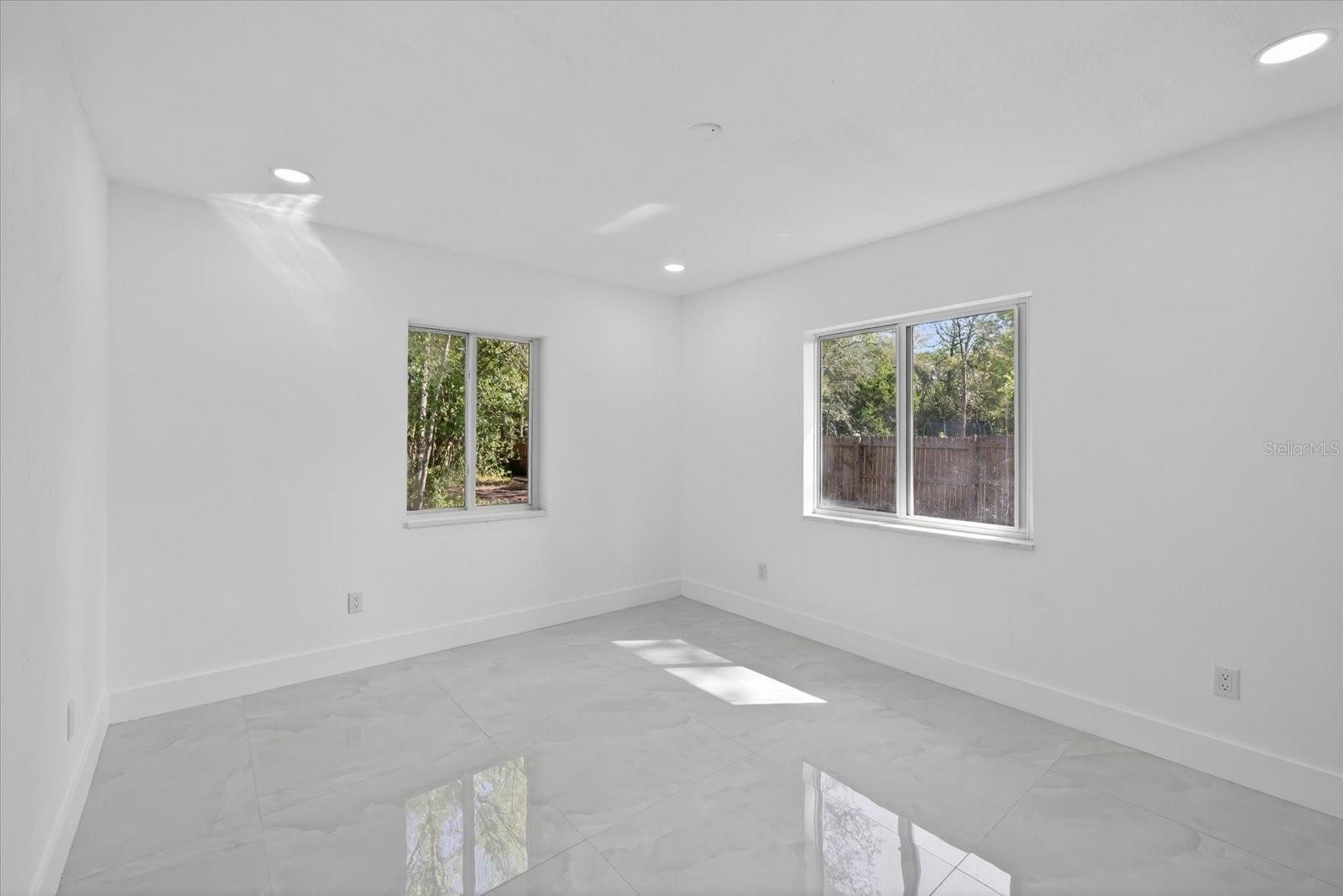 LEISURE HILLS - Residential