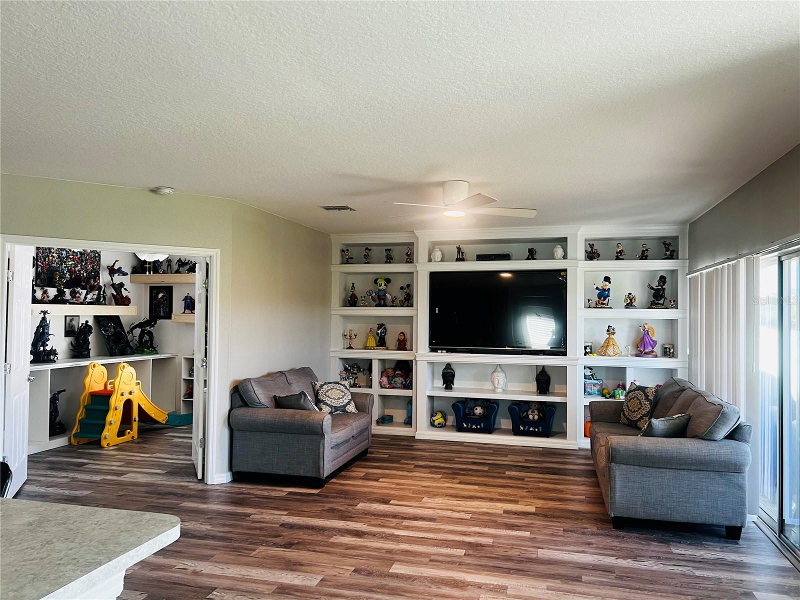 303 BLUE LAKE CIRCLE