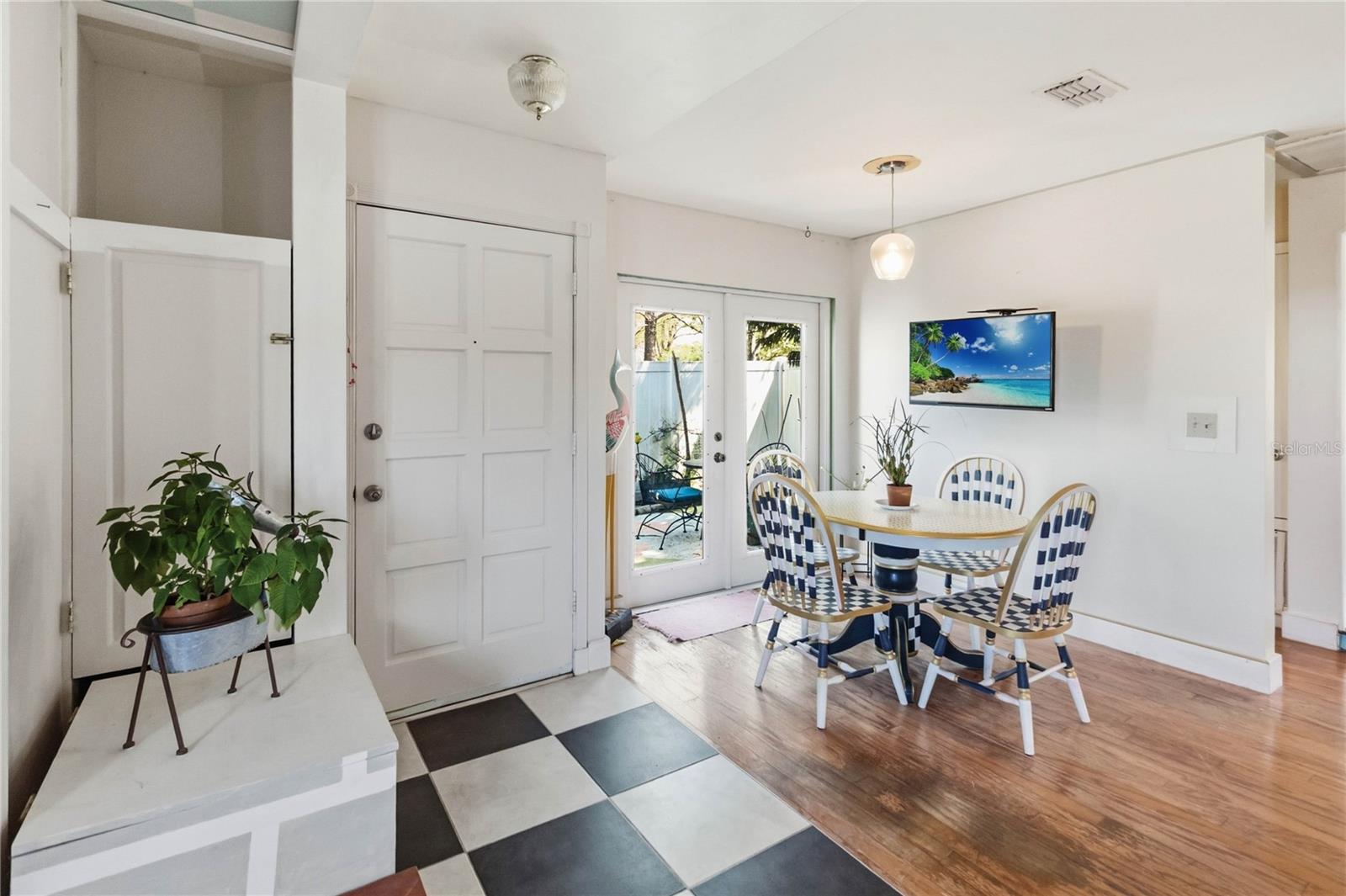 VILLAS OF LAKE MARY - Residential