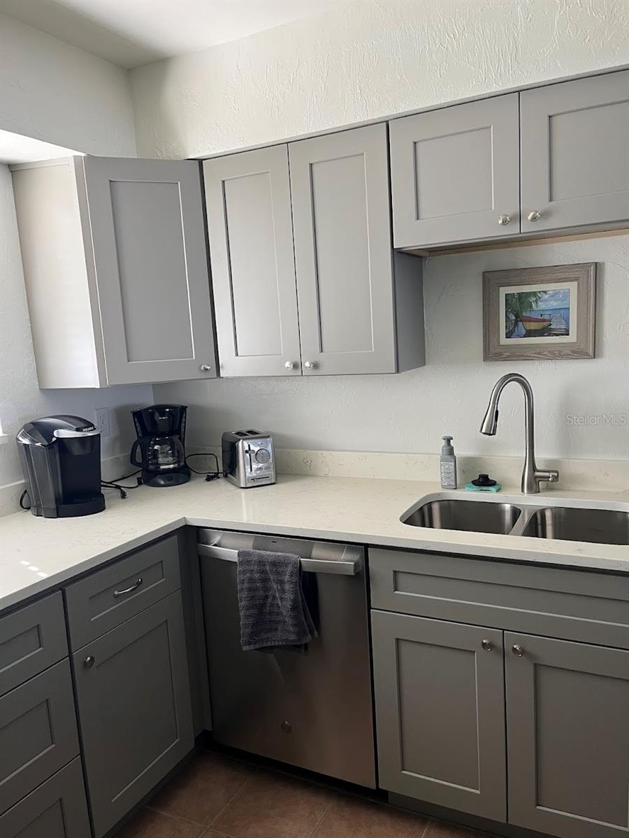 RUNAWAY BAY - Residential