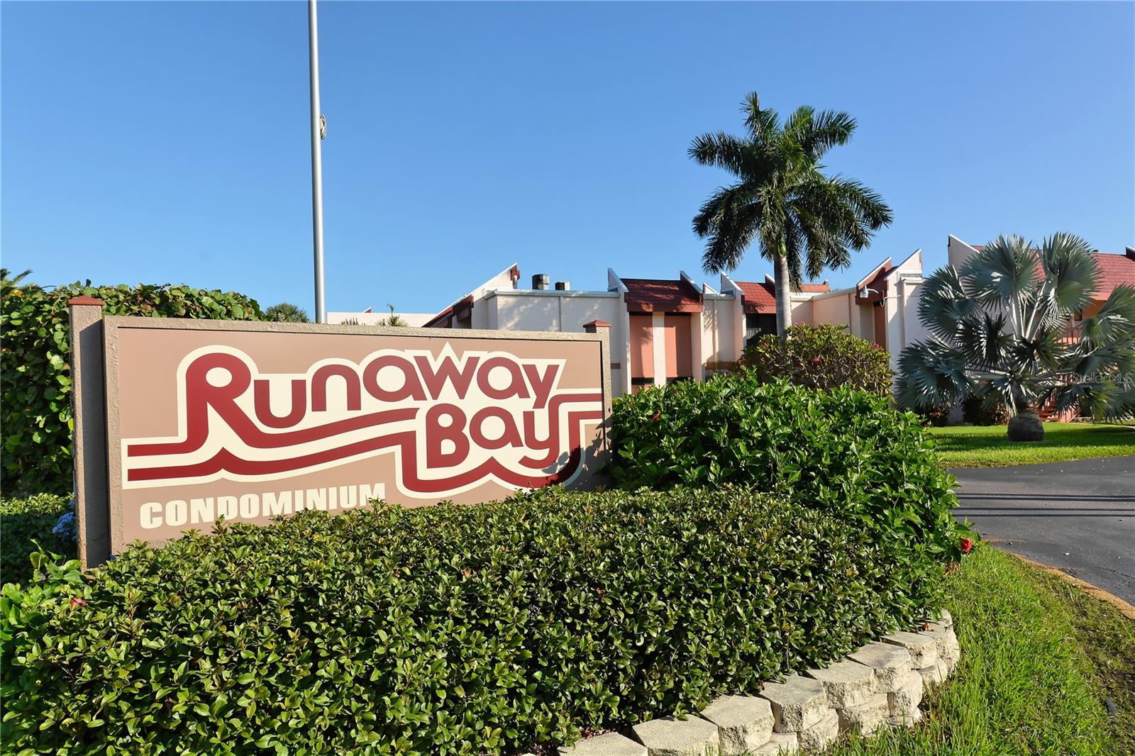 RUNAWAY BAY - Residential