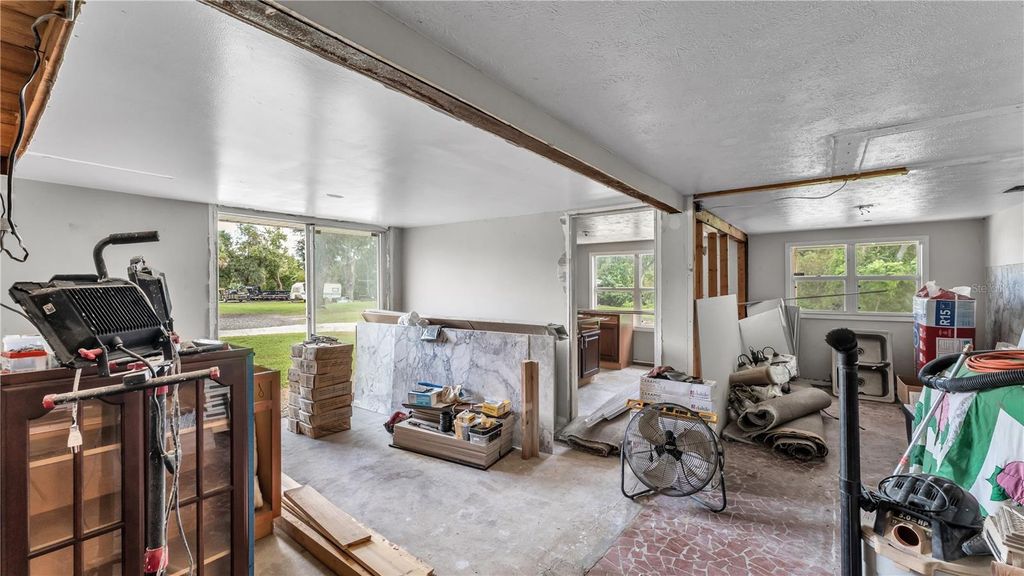 Photo of 809 W Canal Street, Mulberry, FL 33860 (MLS # P4937361)