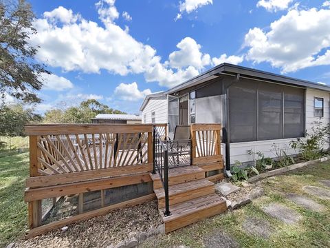 A home in LAKELAND