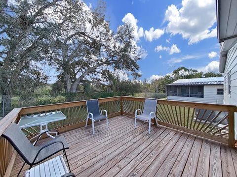 A home in LAKELAND