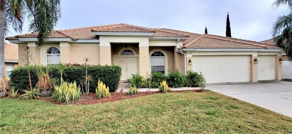 Photo of 10914 Ledgement Lane, Windermere, FL 34786 (MLS # S5156190)