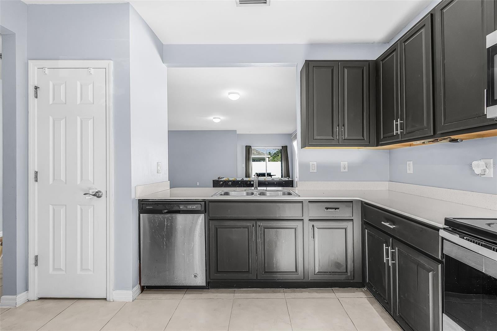 2624 SW 8TH COURT