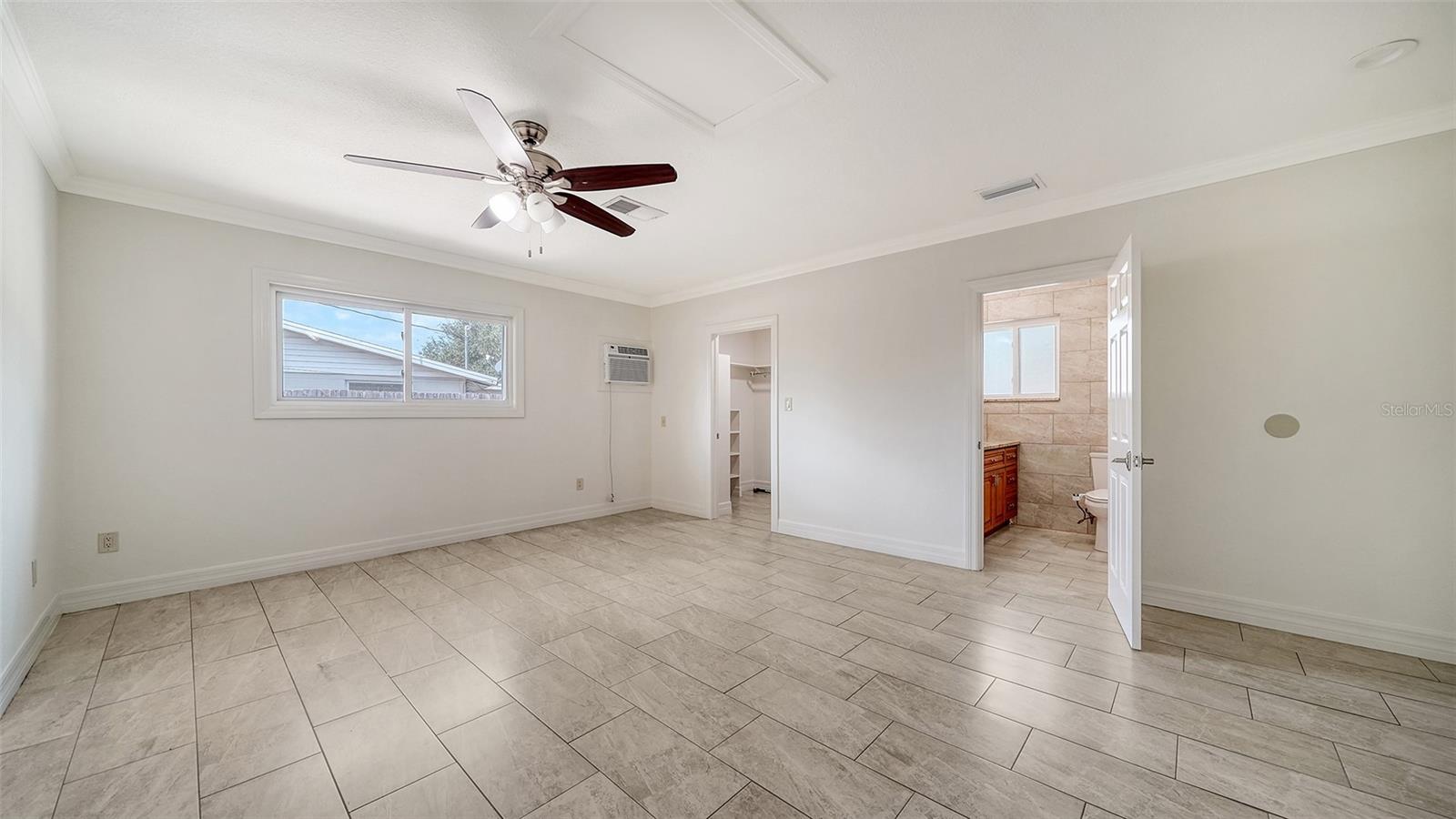 SOUTH GATE - Residential