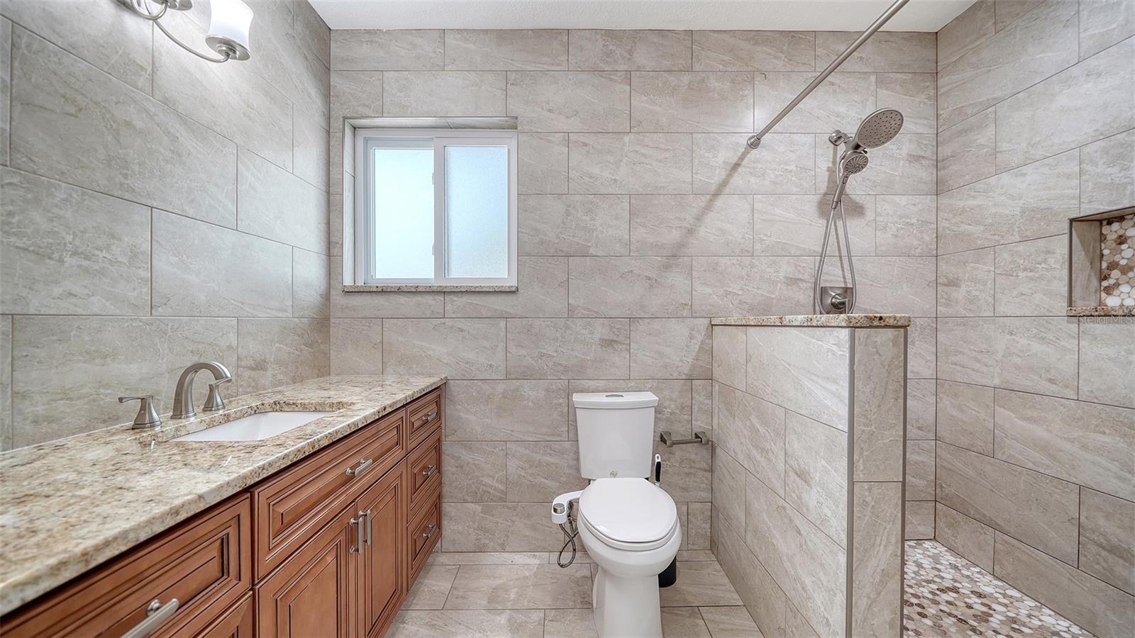 SOUTH GATE - Residential