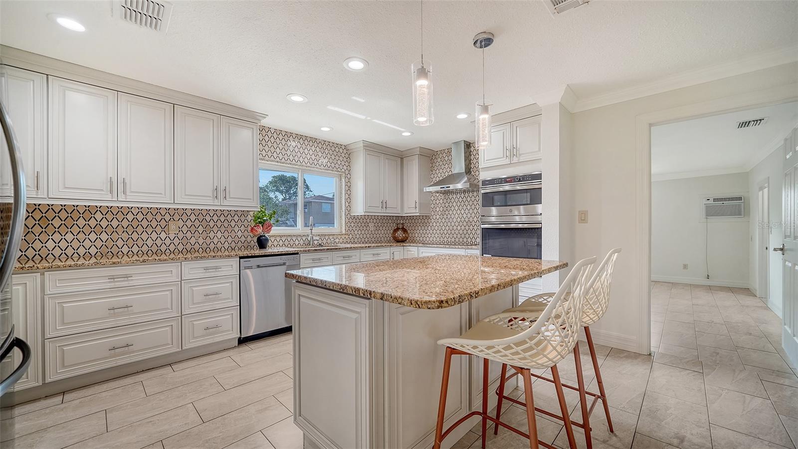 SOUTH GATE - Residential