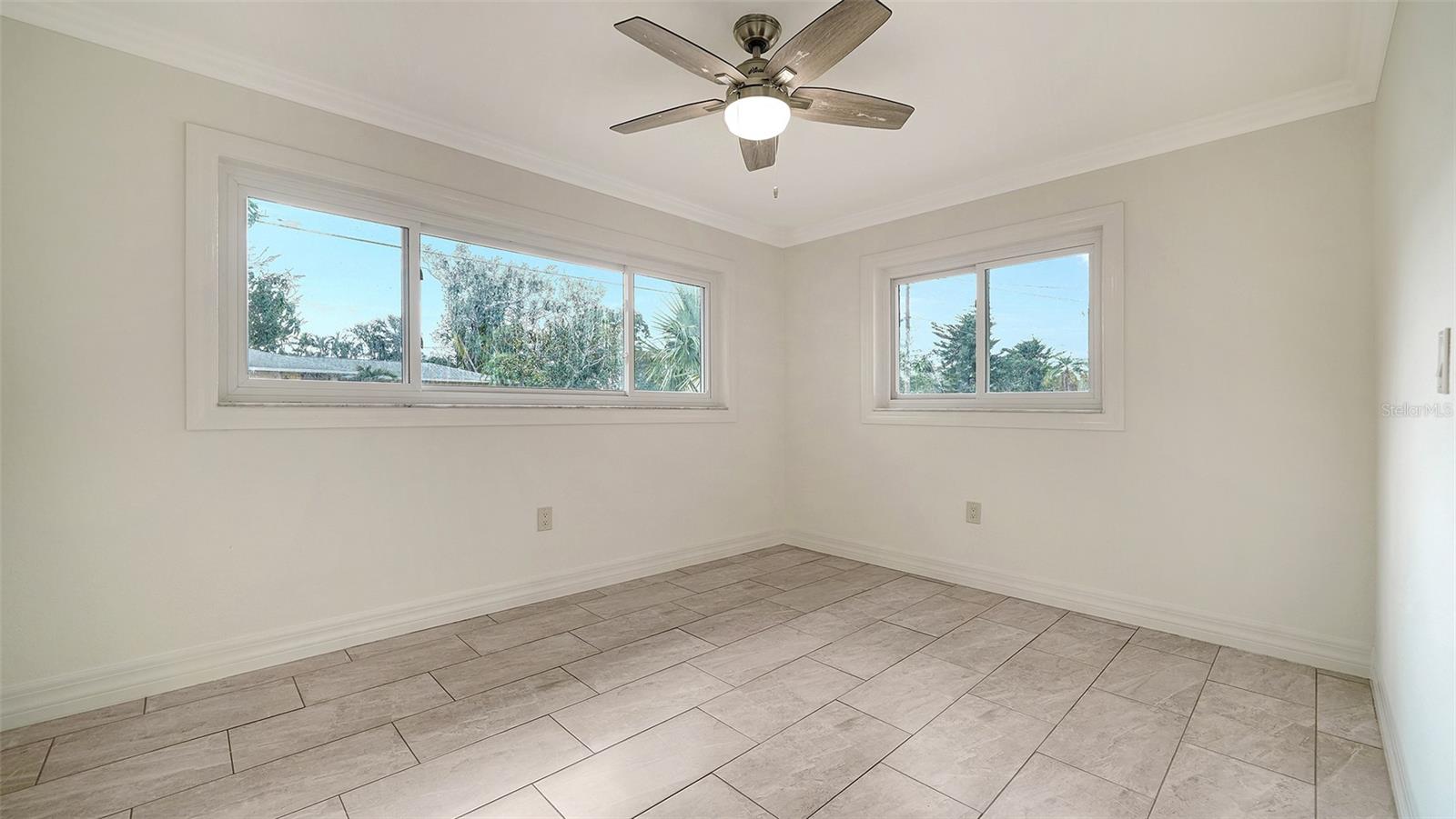 SOUTH GATE - Residential