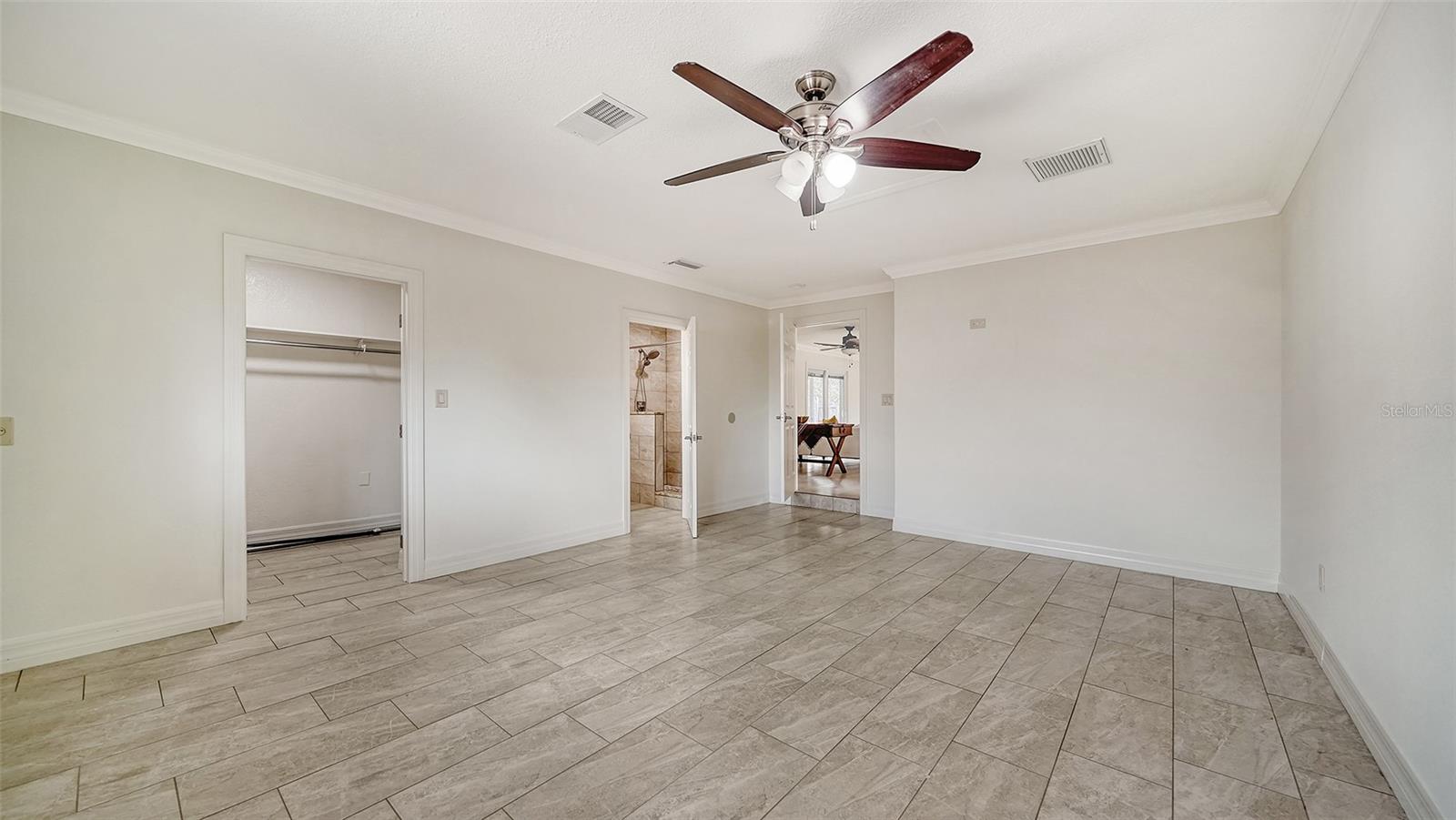 SOUTH GATE - Residential