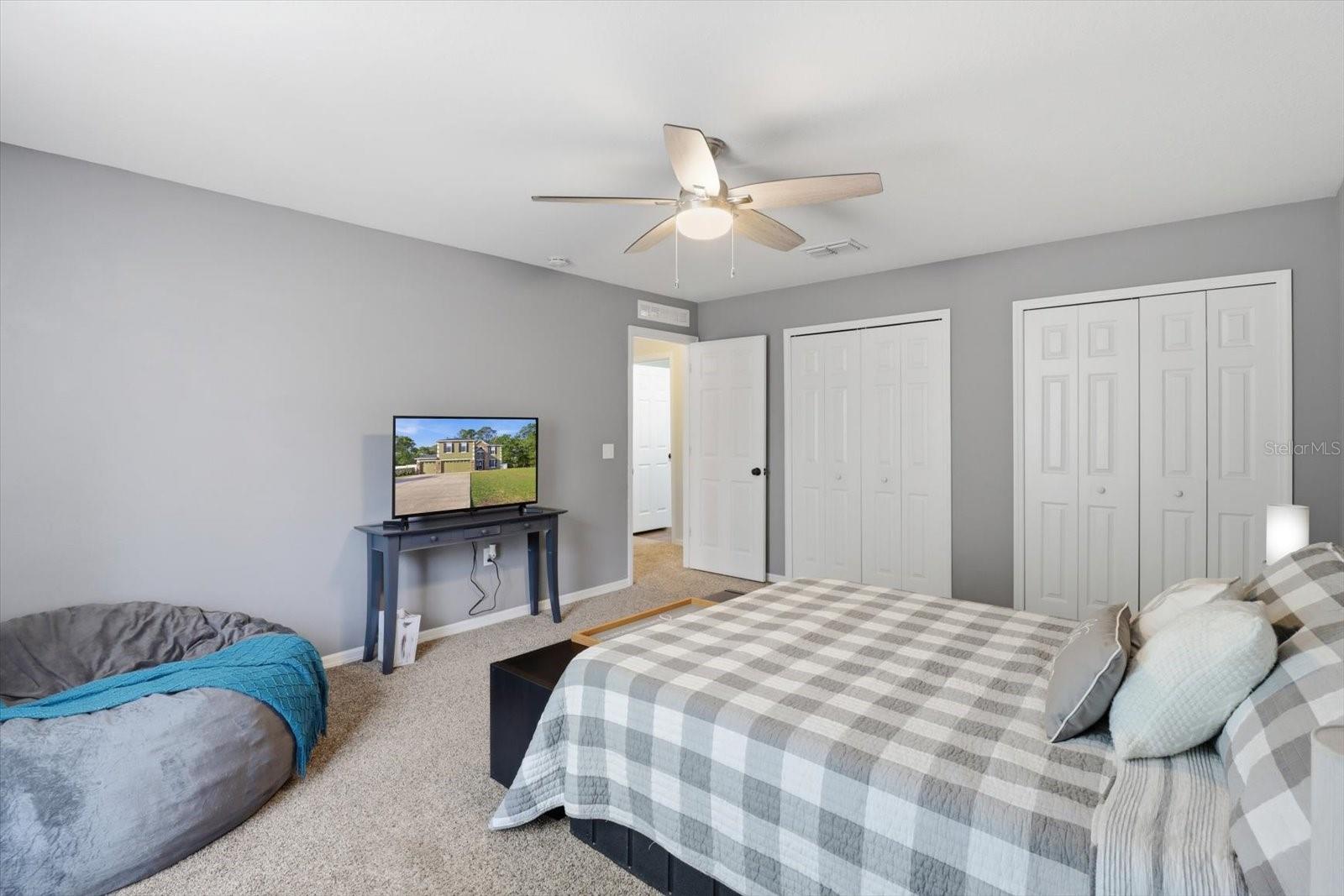CRYSTAL MANOR UNIT 02 - Residential