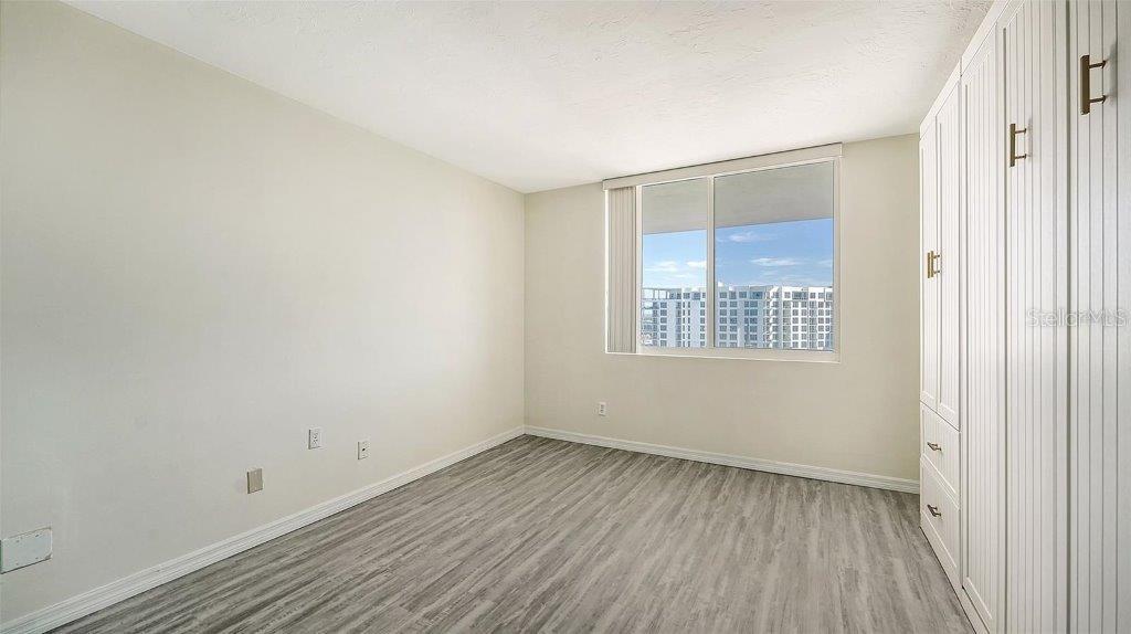 THE 101 CONDOMINIUM / DOLPHIN TOWER - Residential