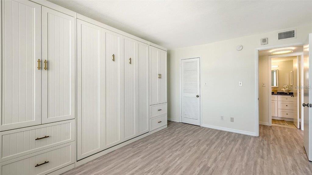 THE 101 CONDOMINIUM / DOLPHIN TOWER - Residential