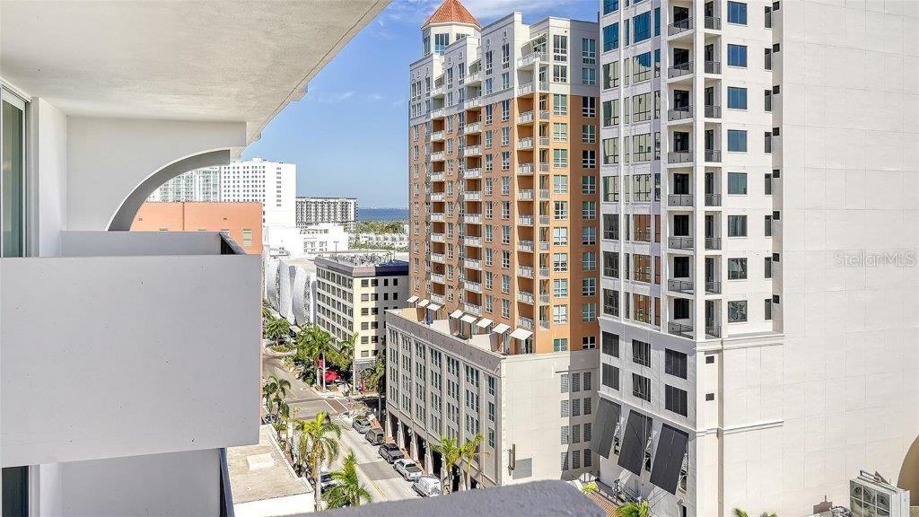 THE 101 CONDOMINIUM / DOLPHIN TOWER - Residential