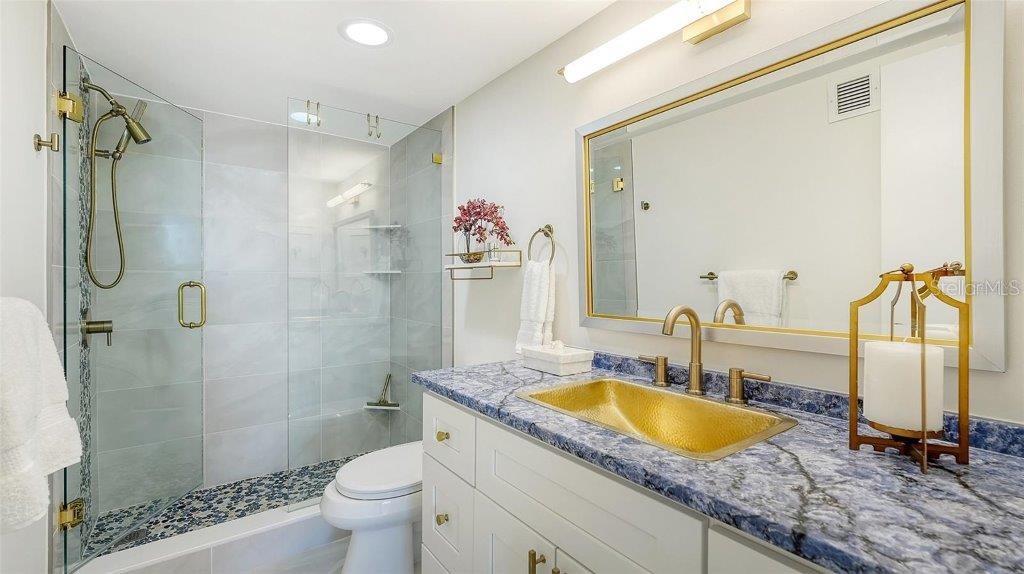 THE 101 CONDOMINIUM / DOLPHIN TOWER - Residential