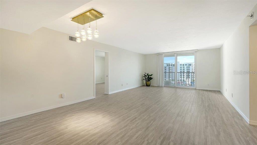 THE 101 CONDOMINIUM / DOLPHIN TOWER - Residential