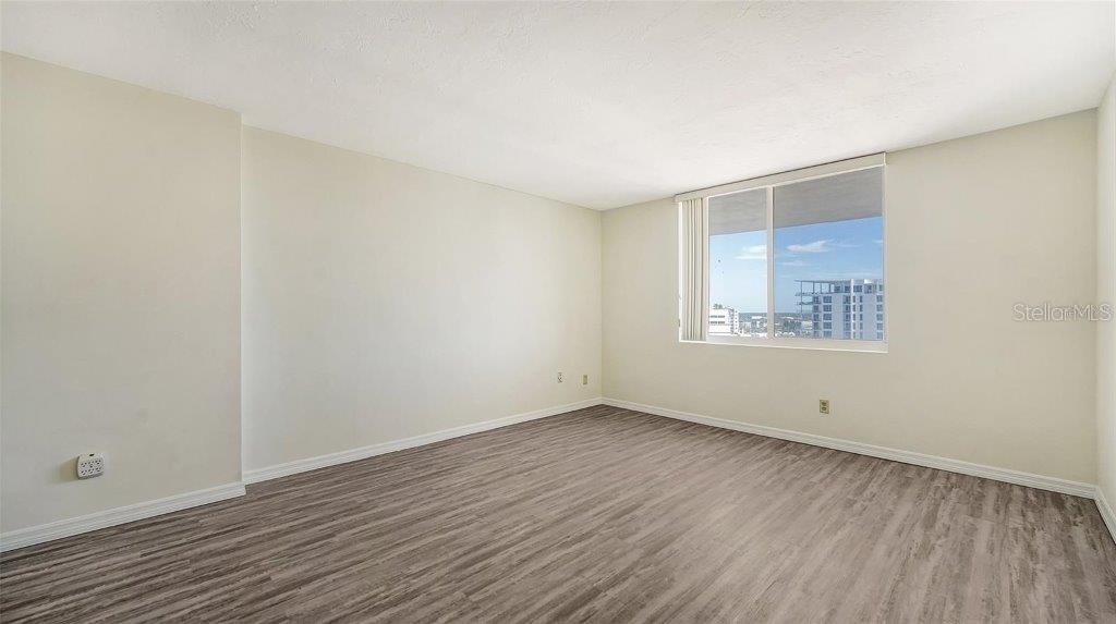 THE 101 CONDOMINIUM / DOLPHIN TOWER - Residential