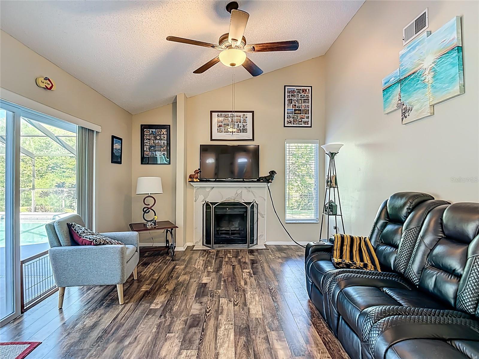 CARROLLWOOD SPGS UNIT 2 - Residential