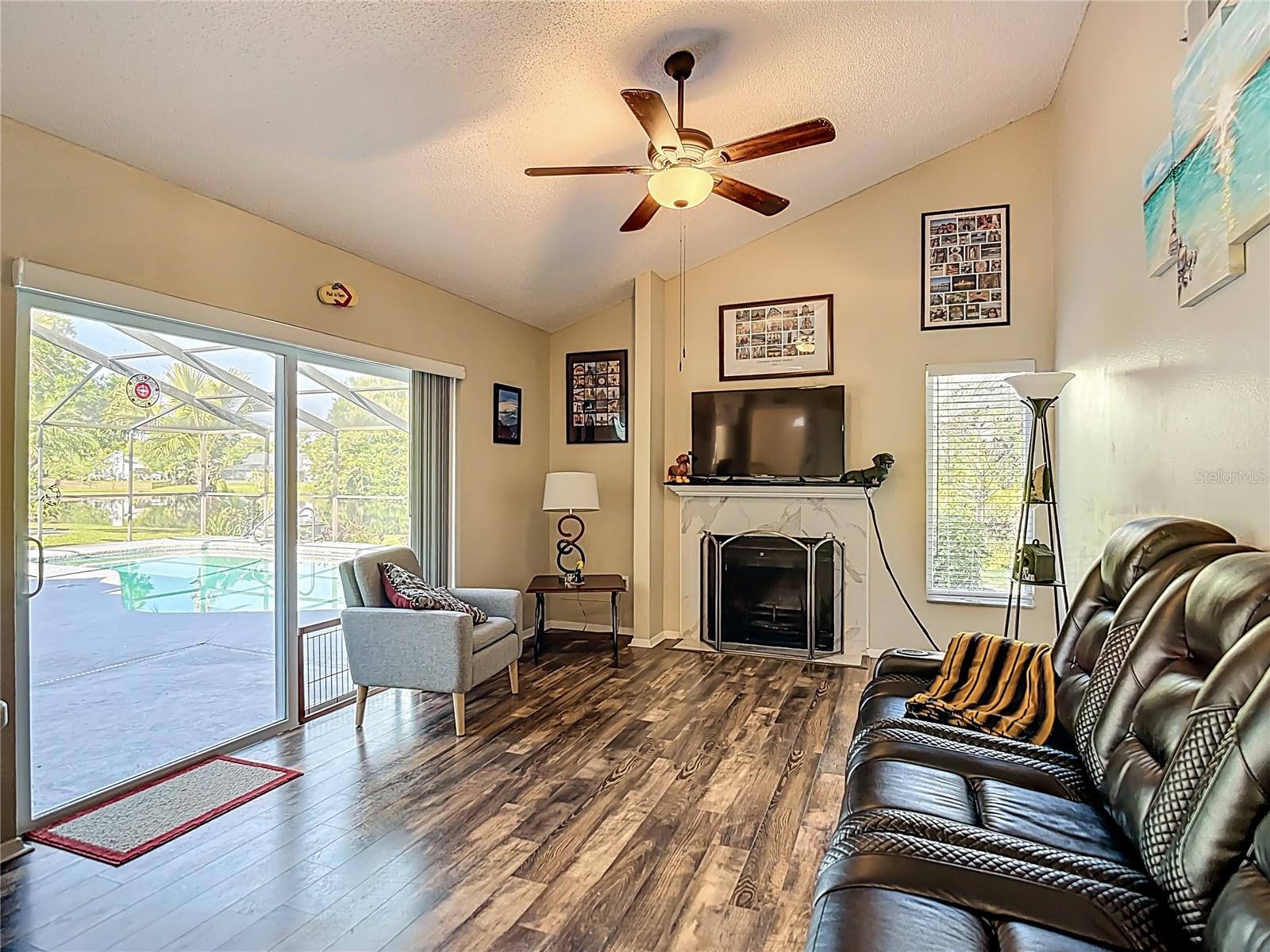 CARROLLWOOD SPGS UNIT 2 - Residential