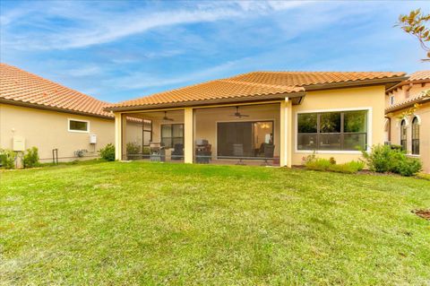 A home in HOWEY IN THE HILLS