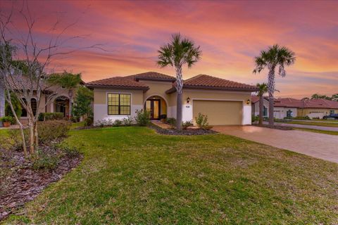 A home in HOWEY IN THE HILLS