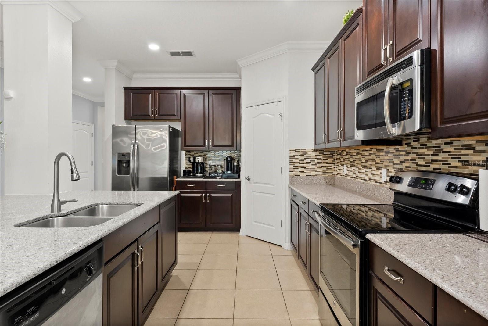 SANCTUARY AT ALOMA - Residential