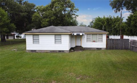 Photo of 1870 Lake Markham Road, Sanford, FL 32771 (MLS # O6324477) Photo of 1870 Lake Markham Road, Sanford, FL 32771 (MLS # O6324477)