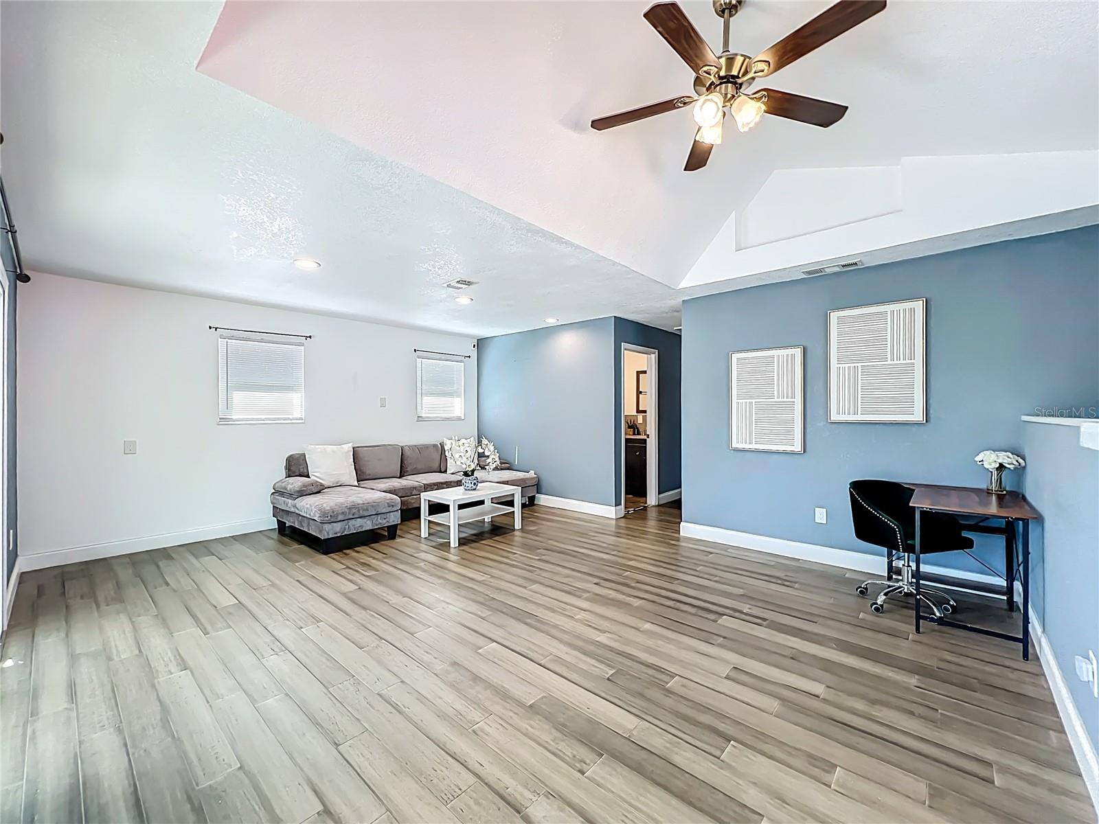 KILLARNEY CIRCLE - Residential