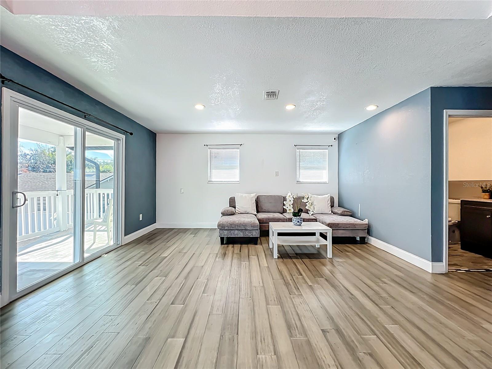 KILLARNEY CIRCLE - Residential