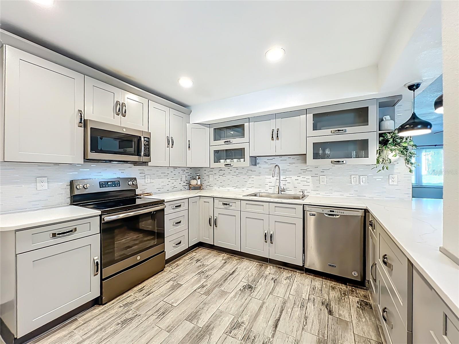 KILLARNEY CIRCLE - Residential