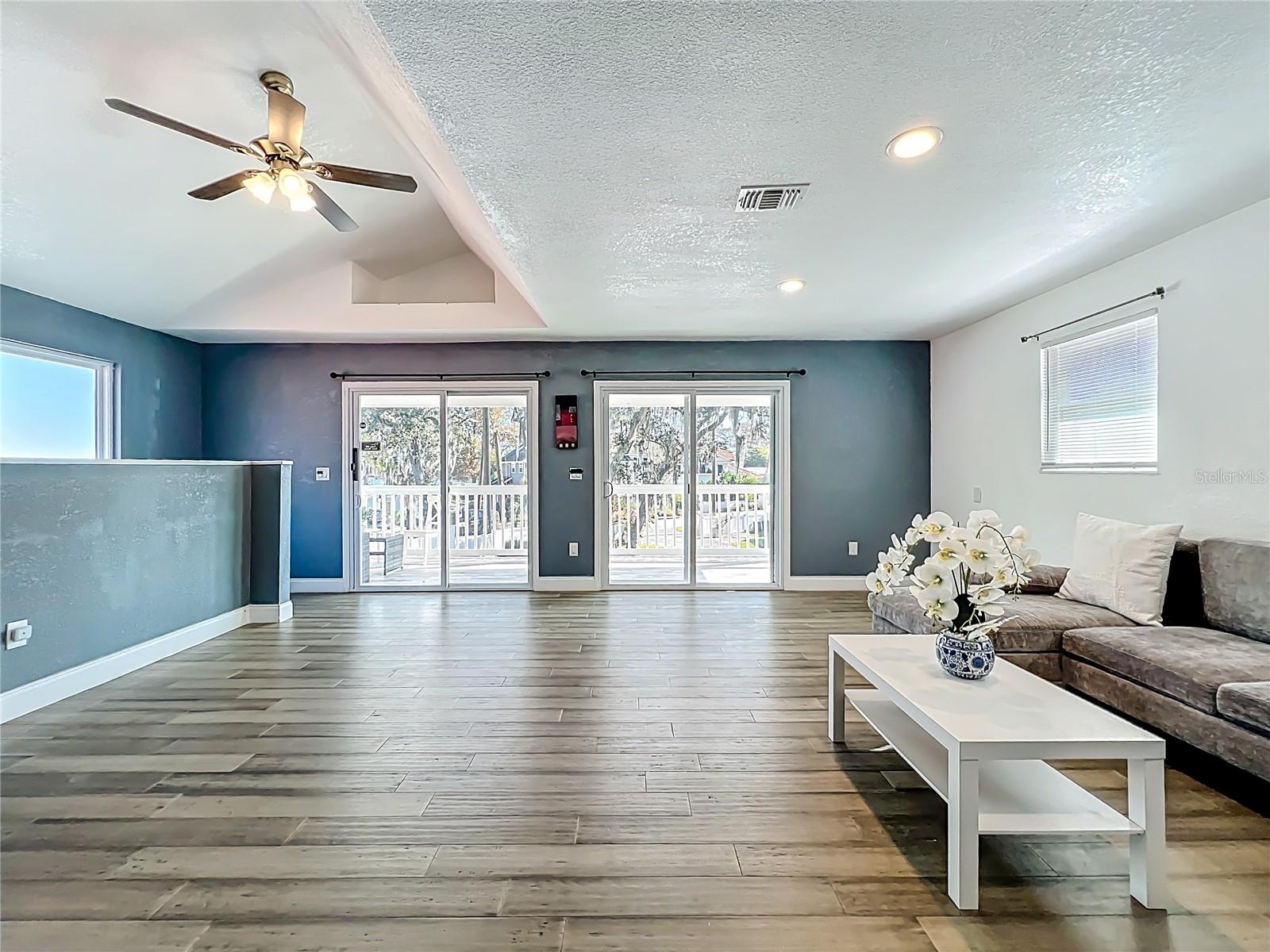 KILLARNEY CIRCLE - Residential