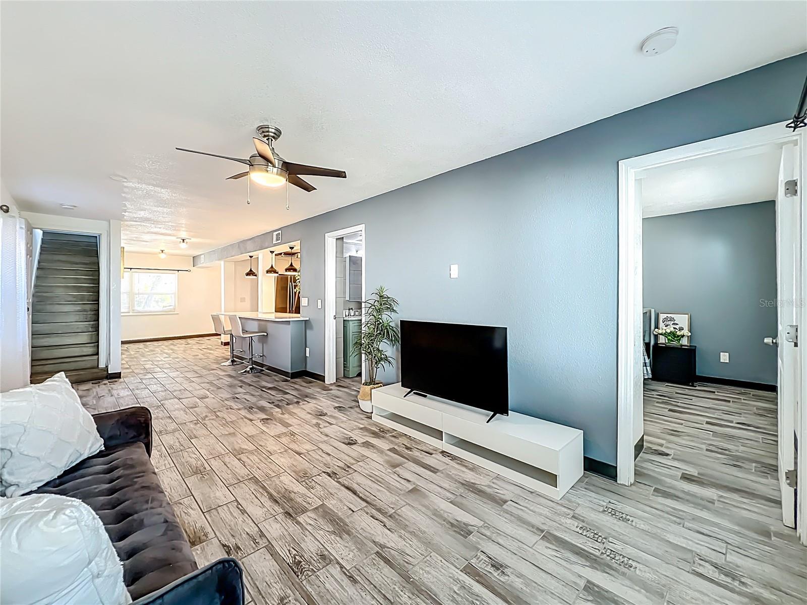 KILLARNEY CIRCLE - Residential