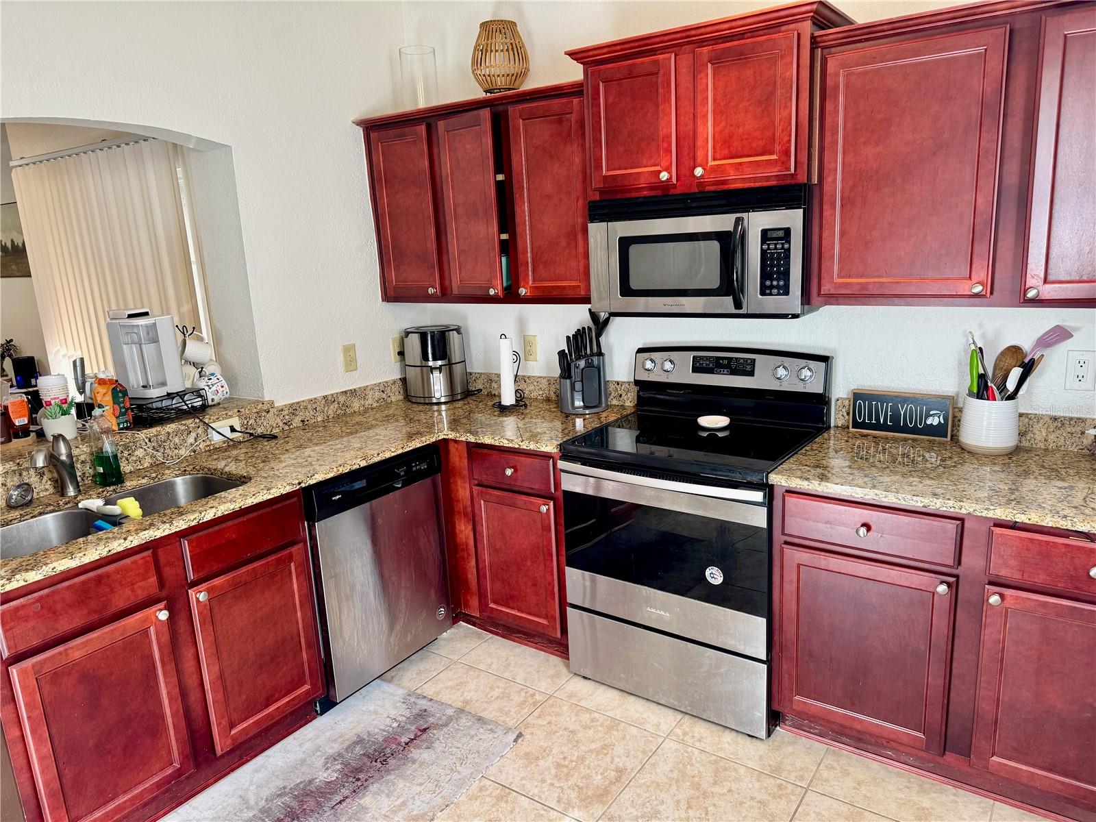 NOTTING HILL A CONDO - Residential