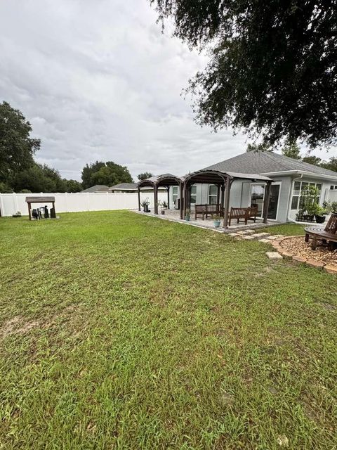 A home in DUNNELLON