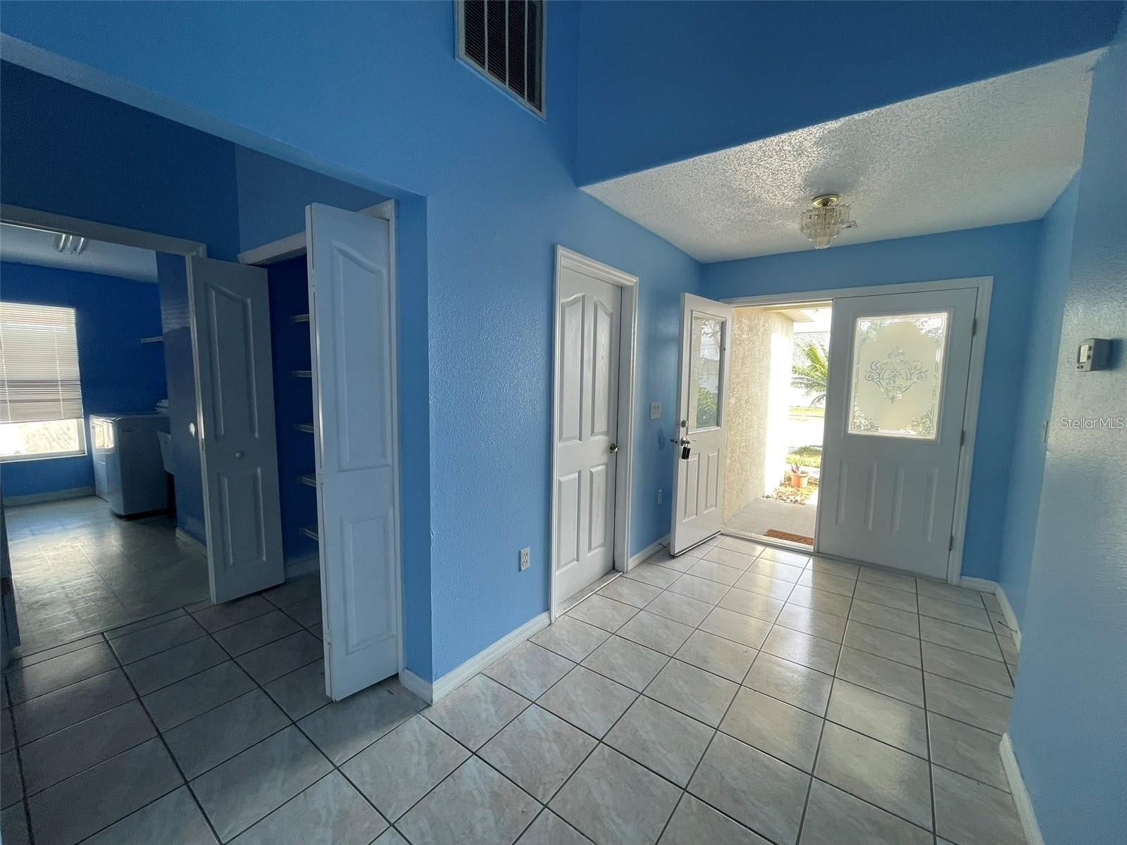 10127 BARNETT LOOP