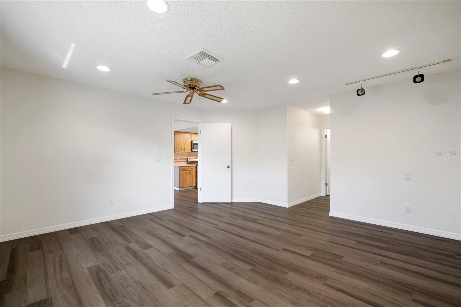 IDLEWOOD CONDO PH 2 - Residential