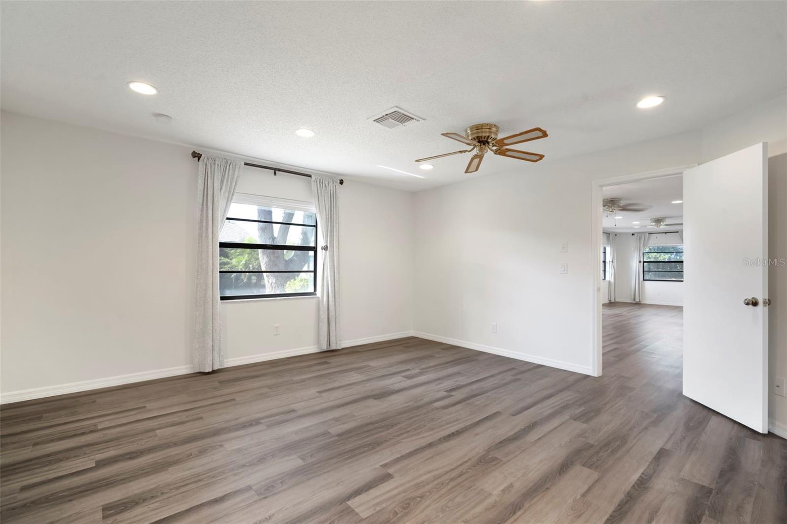 IDLEWOOD CONDO PH 2 - Residential