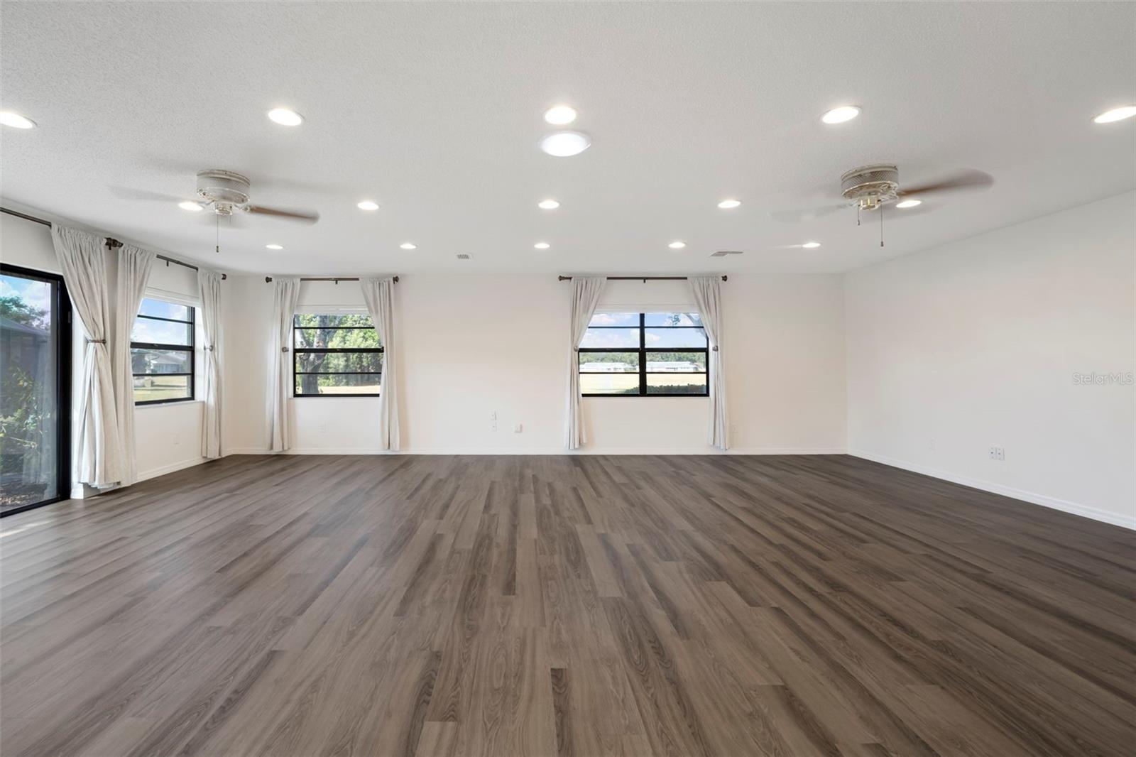 IDLEWOOD CONDO PH 2 - Residential