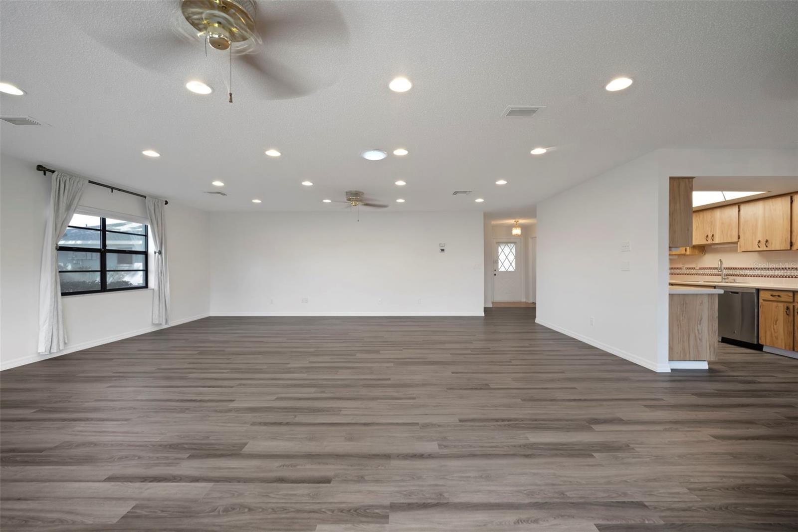 IDLEWOOD CONDO PH 2 - Residential